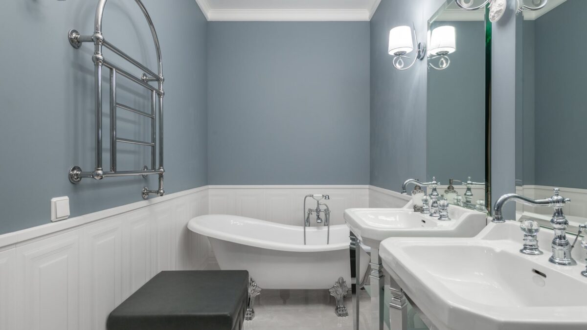 6 Tips For Updating Your Master Bathroom on a Budget