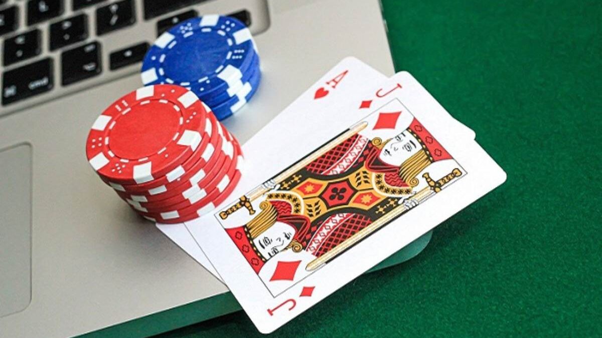 Top Disadvantages of Online Gambling and Why Should People Avoid it