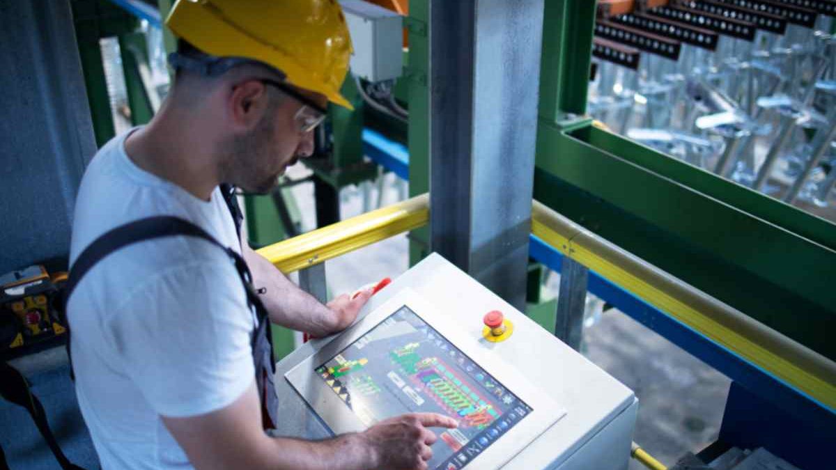 The Impact of CMMS Software on the Manufacturing Sector and Its Key Benefits