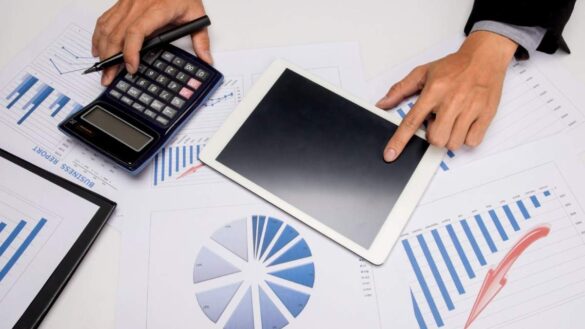 7 Common mistakes investors avoid with an FD calculator