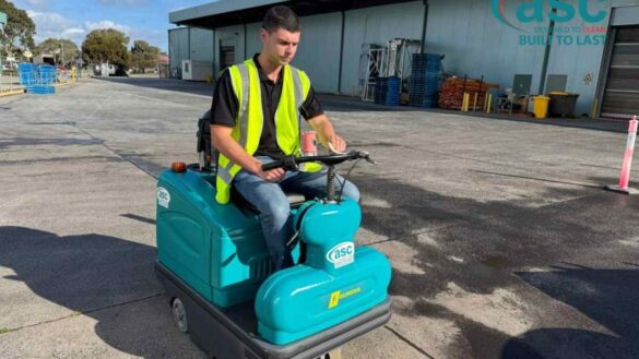 How Ride-On Sweepers Handle Heavy Debris in Industrial Environments