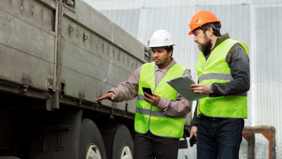 How Custom Trailers Enhance Efficiency for Construction Projects from www.hillsboroindustries.com